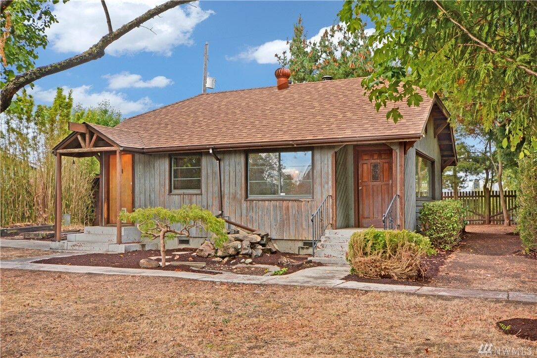 Property Photo:  1825 SW 110th Street  WA 98146 