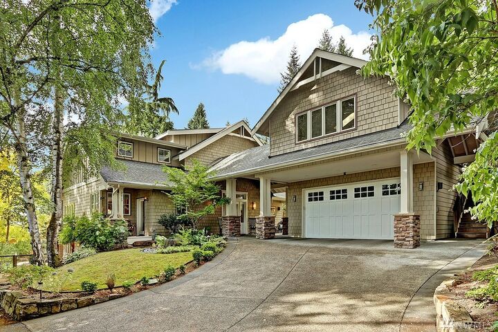 2417  104th Avenue SE  Bellevue WA 98004 photo