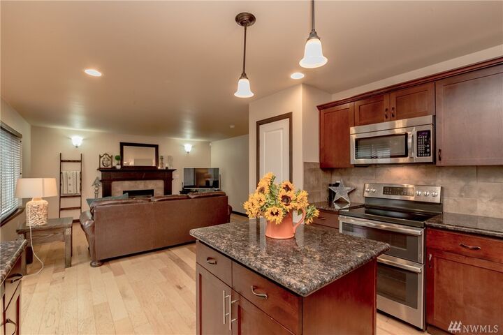 Property Photo: 28452 239th Place SE WA 98038