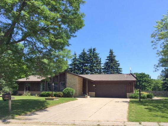 Property Photo:  W166n10610 Surrey Dr  WI 53022-3948 