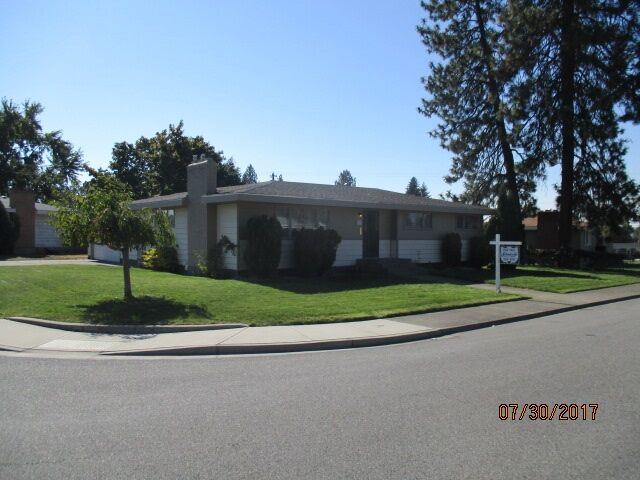 Property Photo:  3331 W Holyoke Ave  WA 99208 