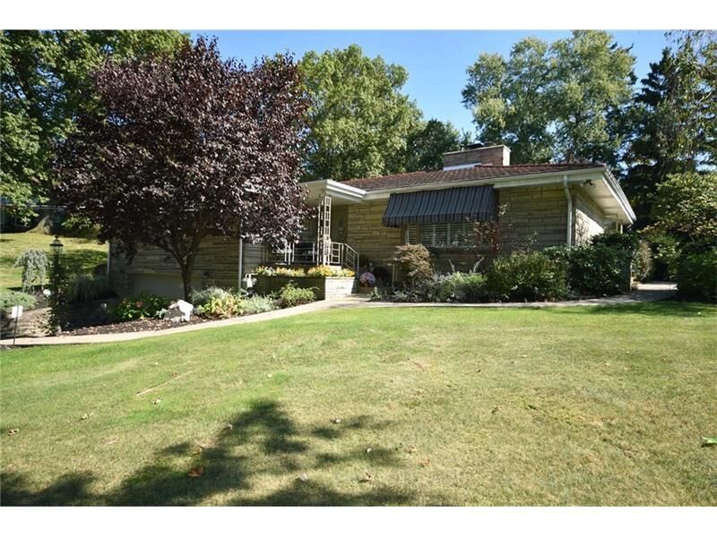 Property Photo:  2021 Outlook Drive  PA 15241 