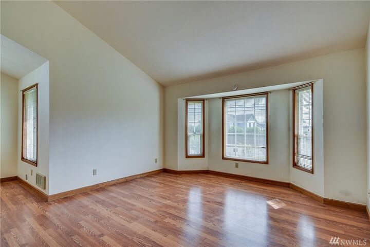 Property Photo: 482 W Whidbey Ave WA 98277