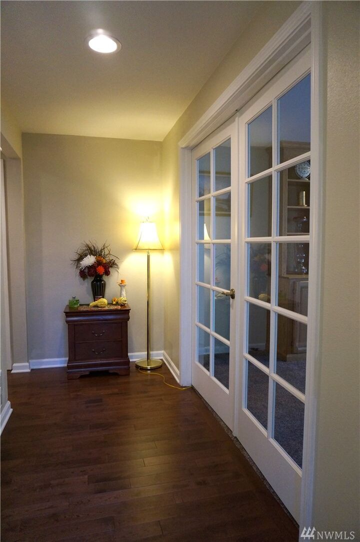 Property Photo:  5712 145th St SW  WA 98026 