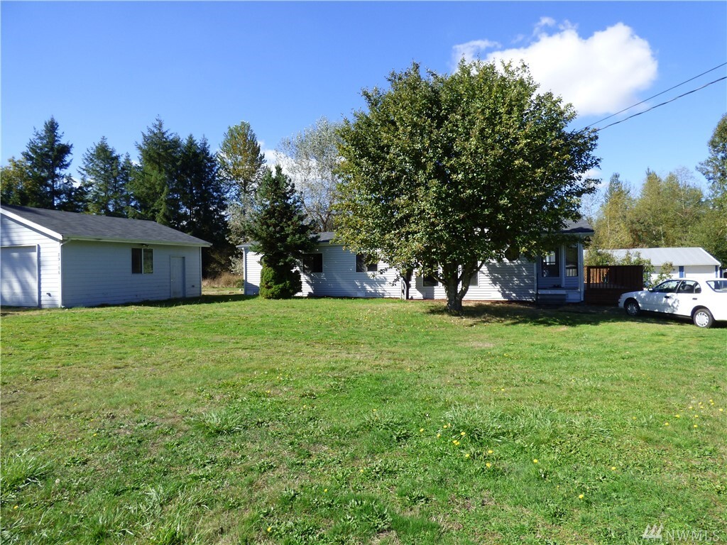Property Photo: 29106 Meridian Ave E WA 98338