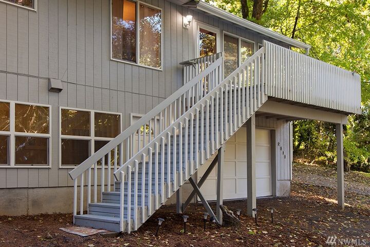 Property Photo:  2111 Old Lakeway Dr  WA 98229 