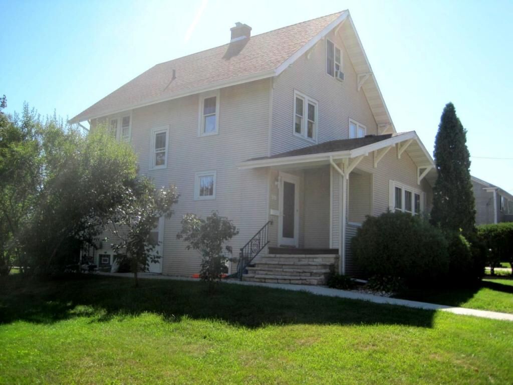 Property Photo:  511 W Mackie St  WI 53916 