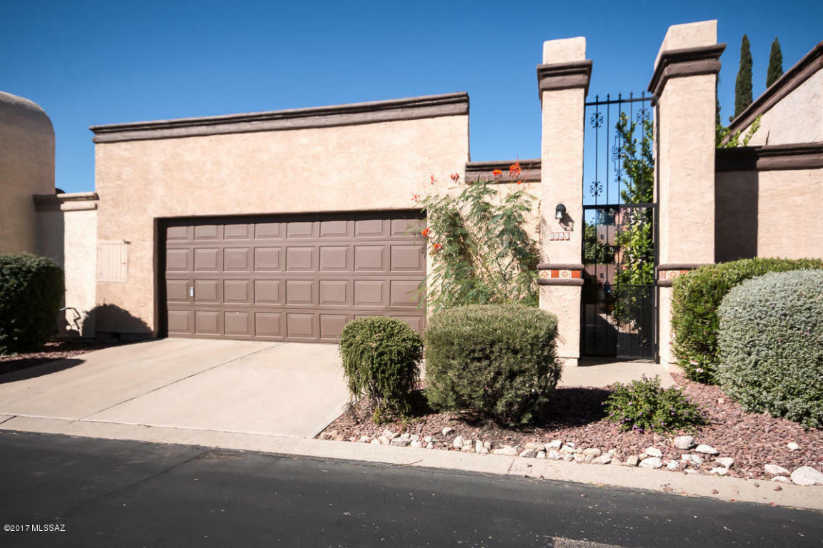 Property Photo:  8889 N Joanna Drive  AZ 85742 