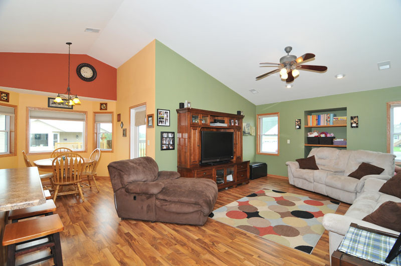 Property Photo:  875 Prairie Gardens 67  WI 53040-9373 