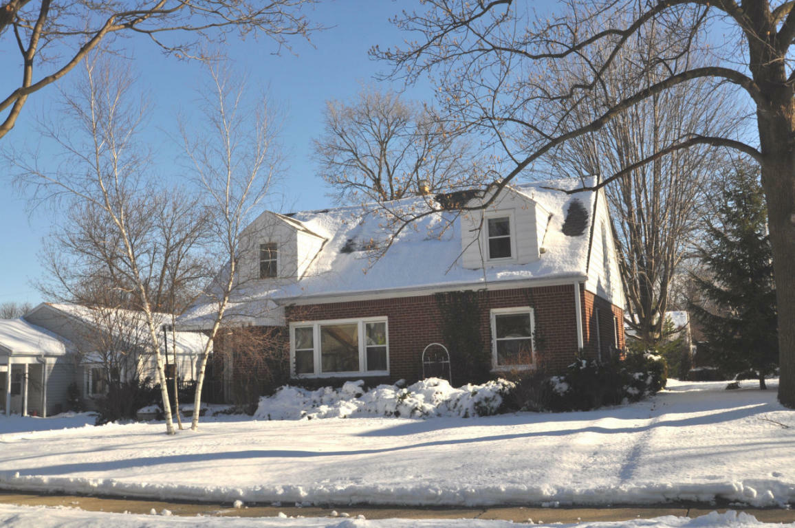 Property Photo:  2912 N 84th St  WI 53222-4706 