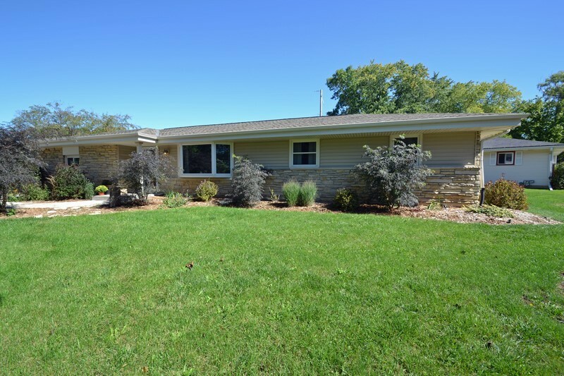 Property Photo: W165n9476 Lexington Dr WI 53051-1449