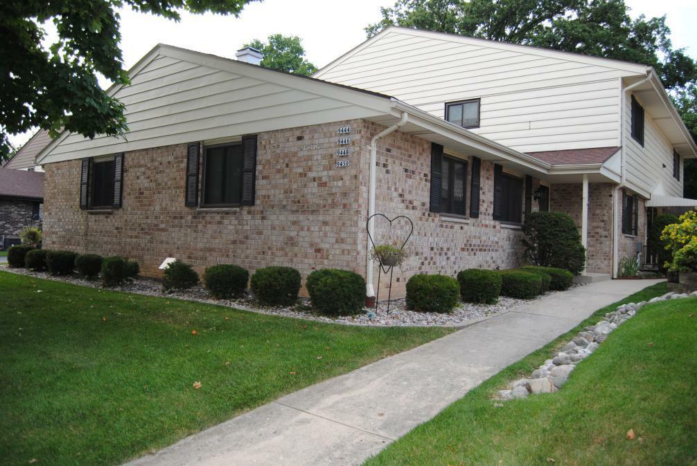 Property Photo: 9444 W Maple Ct WI 53214