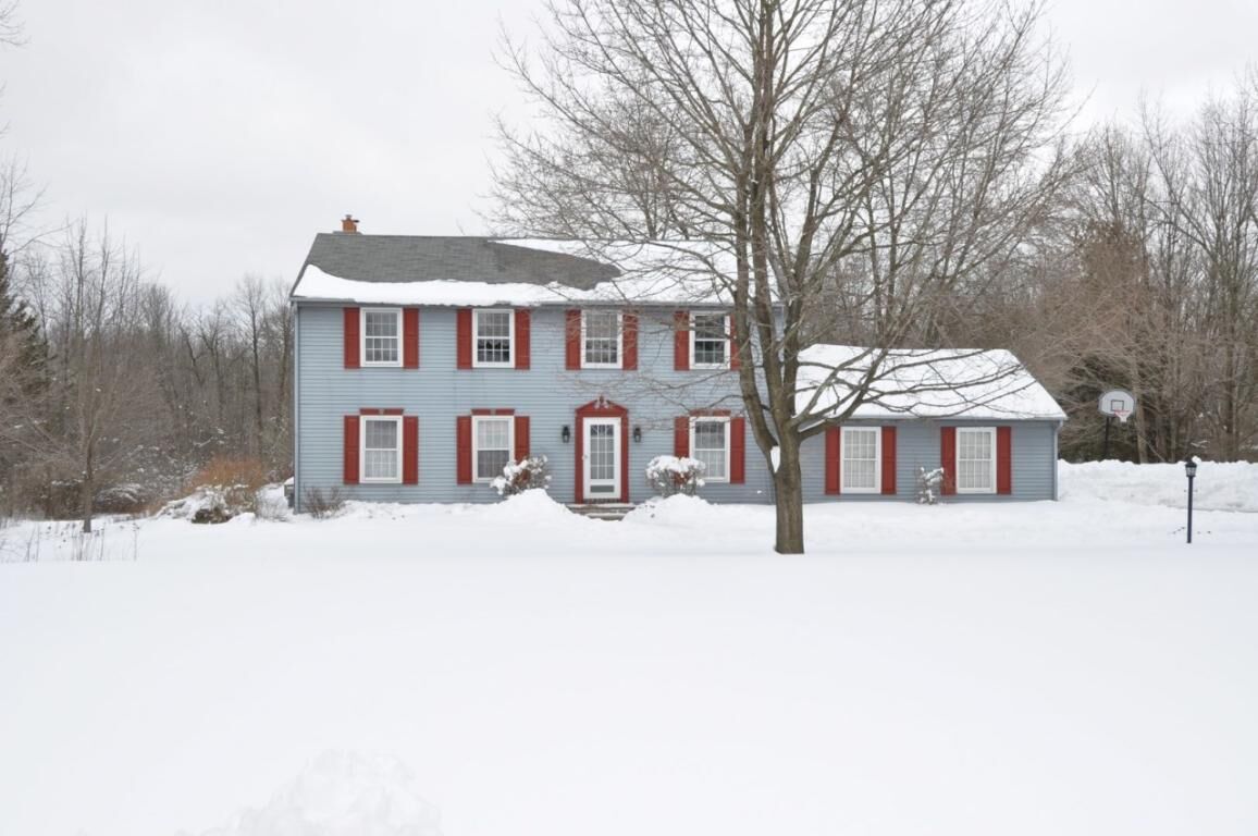 Property Photo: 1450 Skyline Dr WI 53012