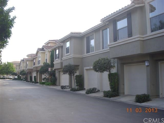 Property Photo: 2506 Crescent Oak CA 92618