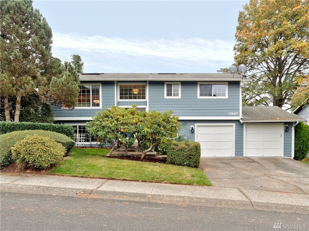 Property Photo: 12627 NE 154th St WA 98072
