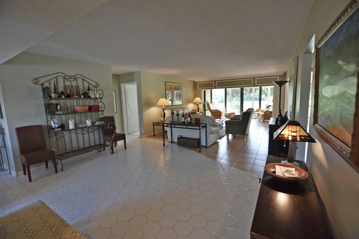 Property Photo: 3725 Quail Ridge Drive N Bobwhite C FL 33436