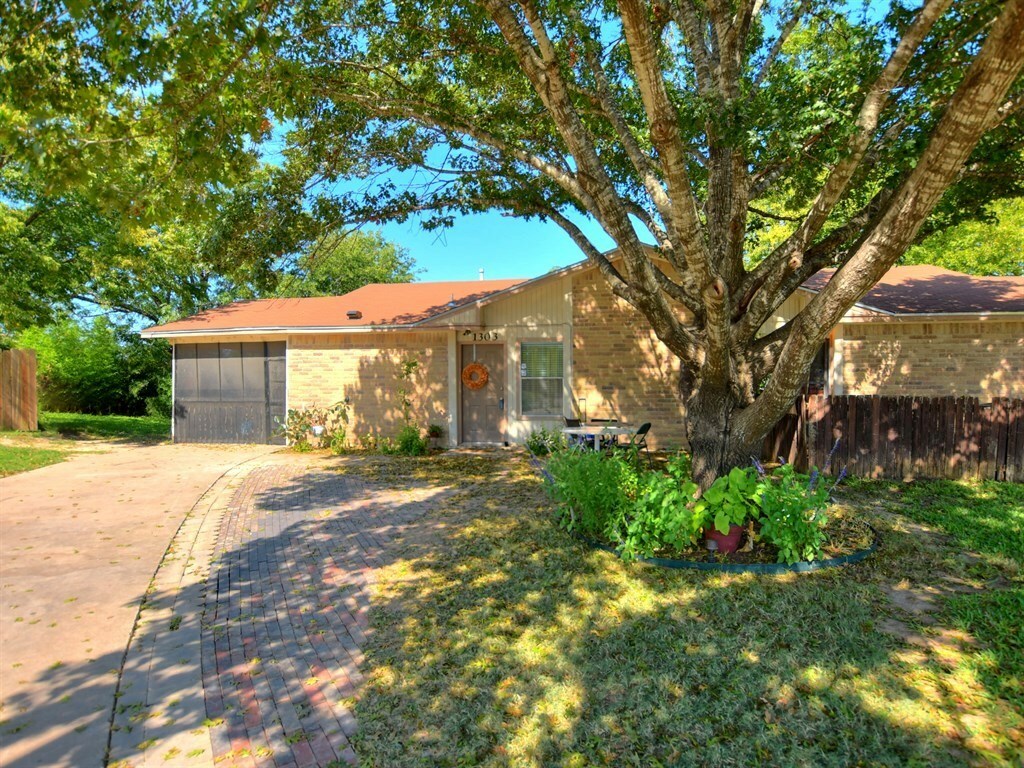 Property Photo:  1303 McKie Cove  TX 78752 