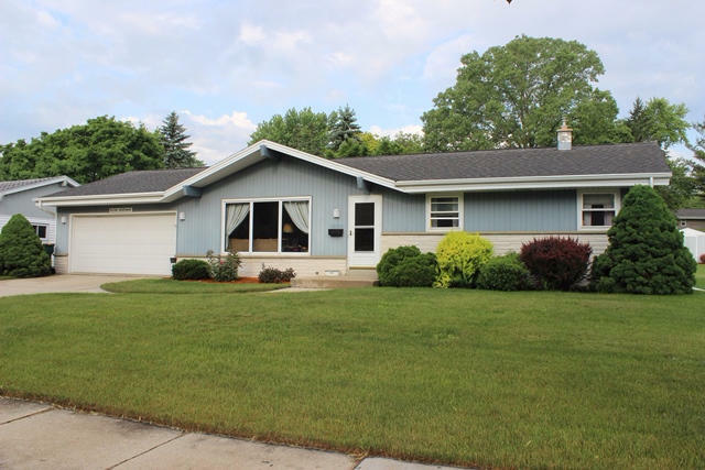 Property Photo: 916 N 18th Ave WI 53090
