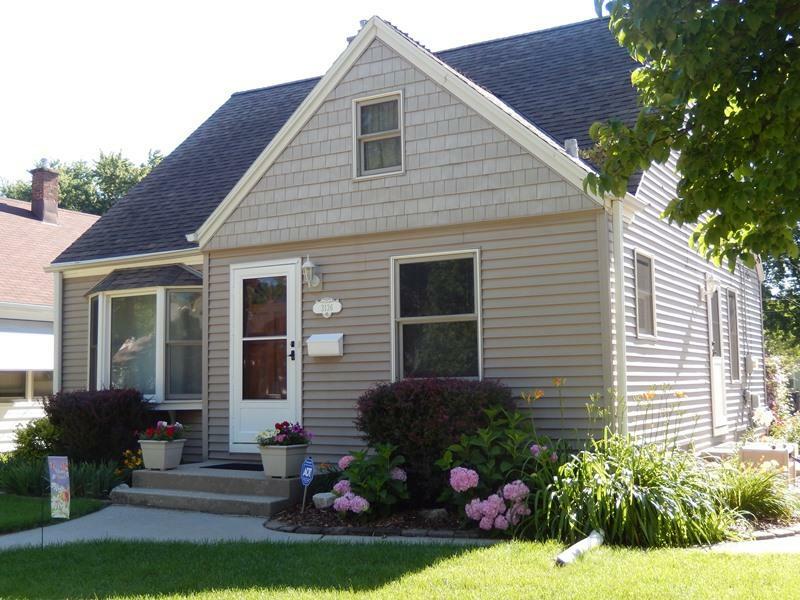 Property Photo:  3136 N 90th St  WI 53222-3612 