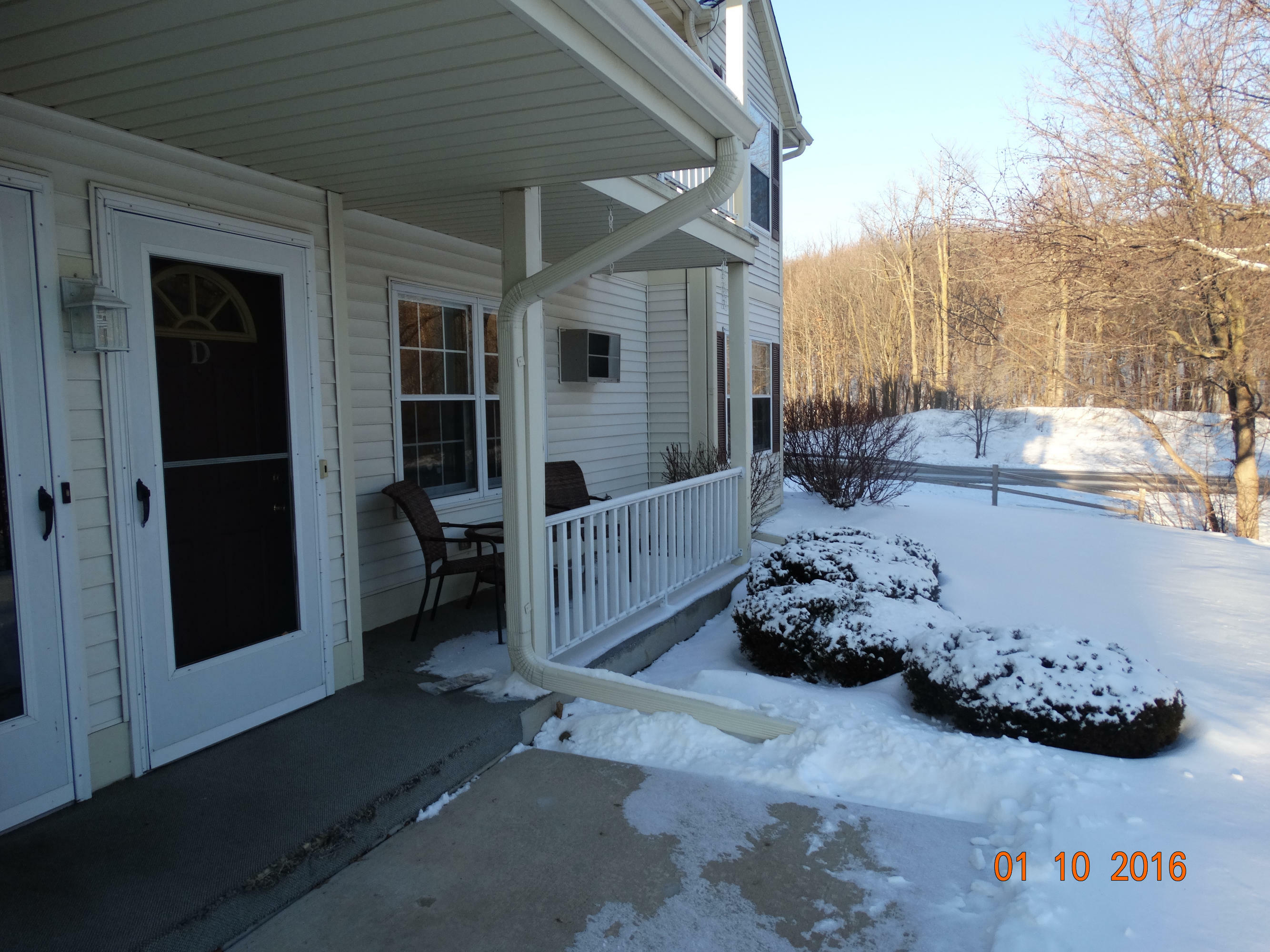 Property Photo:  831 Devonshire Ln D  WI 53090 