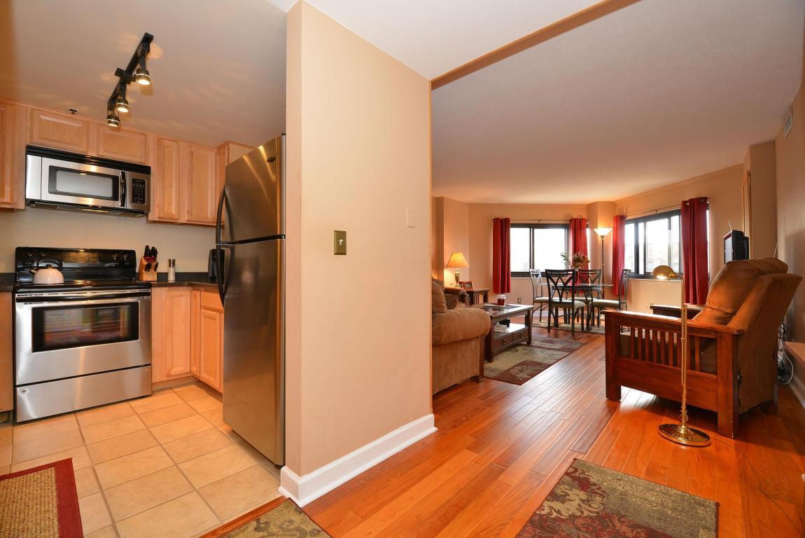Property Photo:  1633 N Prospect Ave 3C  WI 53202 