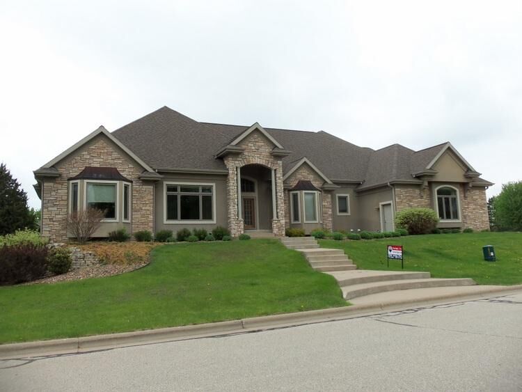 Property Photo:  907 Steven Pl  WI 54603 