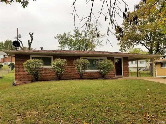 Property Photo: 5117 Rockingham Drive 63121