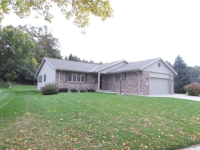 Property Photo: 2005 Hollow Cir WI 53090