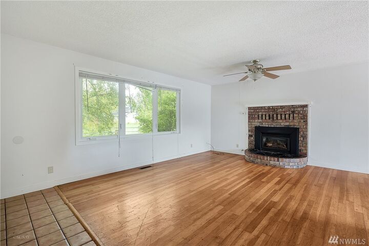 Property Photo: 3410 Hollywood Ave WA 98225