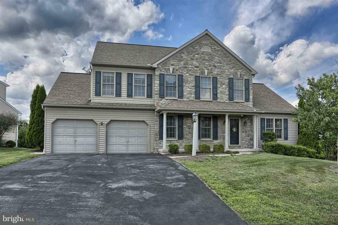 Property Photo:  204 Blue Jay Way  PA 17036 