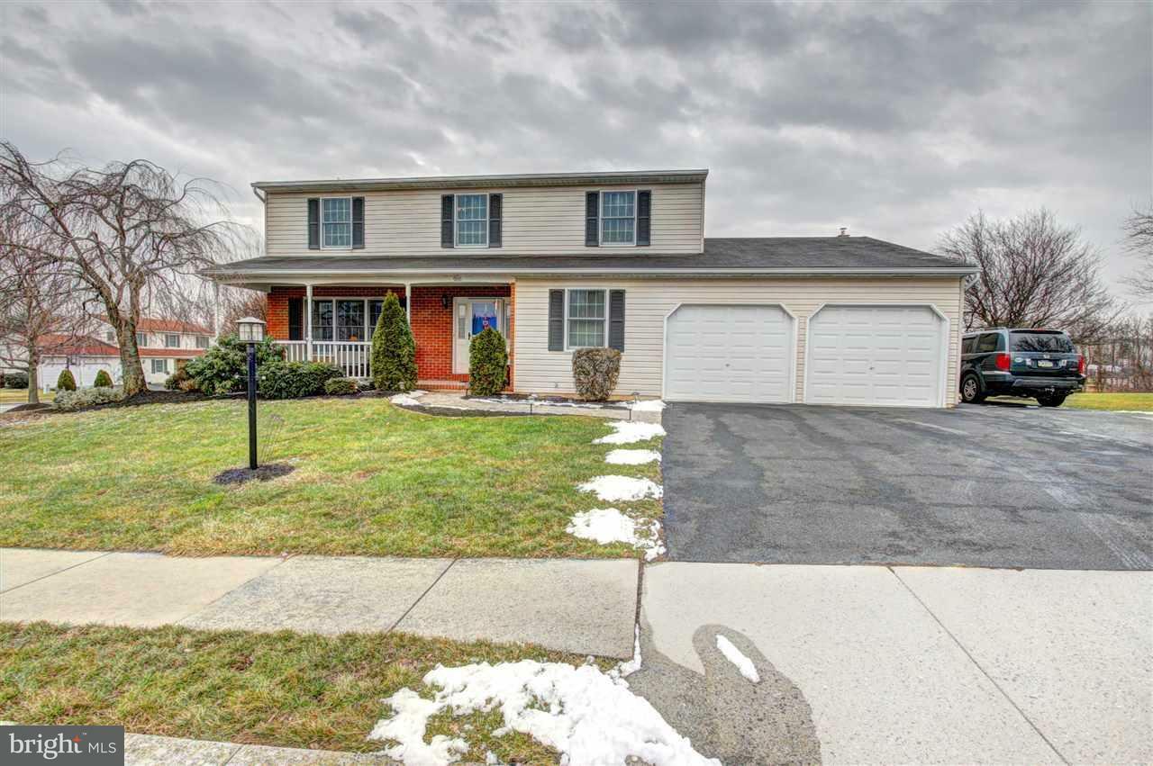 Property Photo:  900 Maplewood Lane  PA 17025 