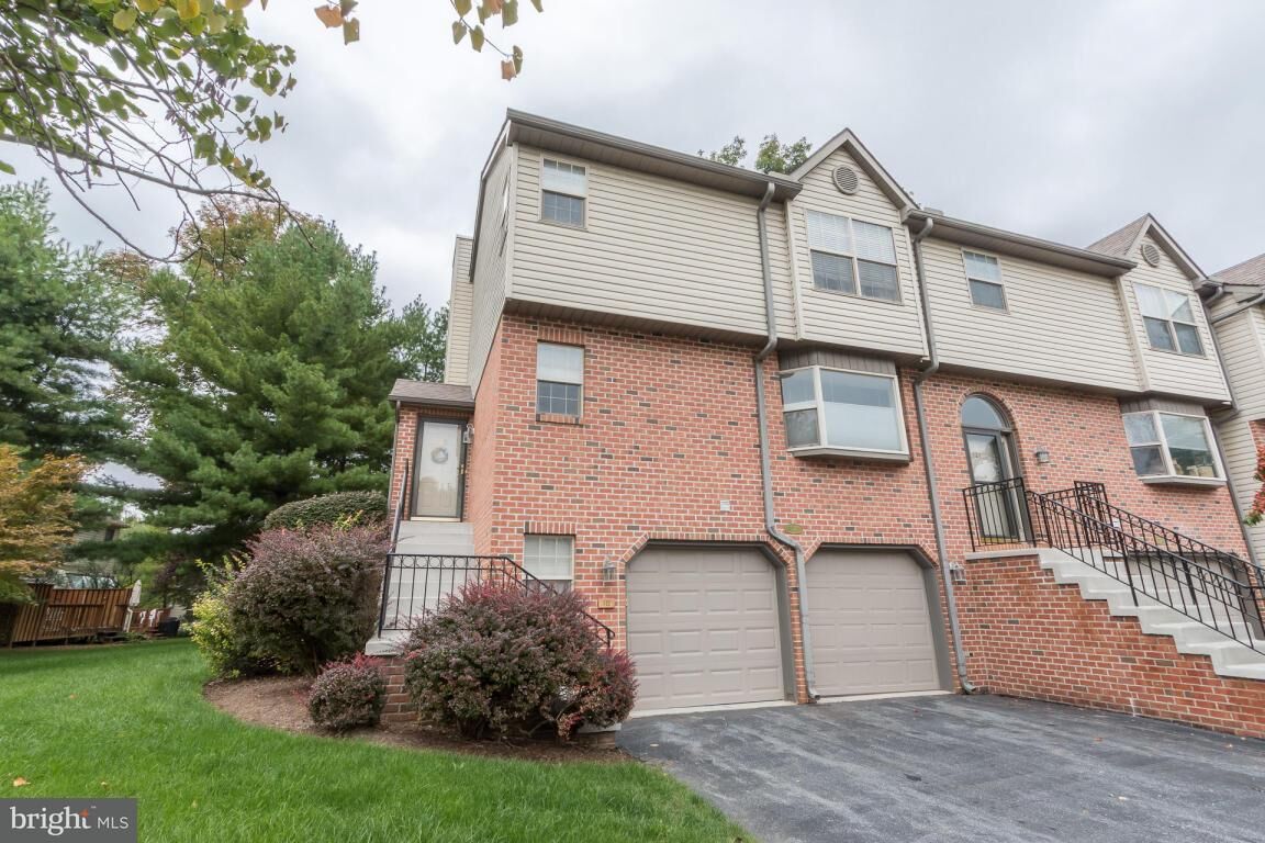 Property Photo:  122 River Bend Park  PA 17602 