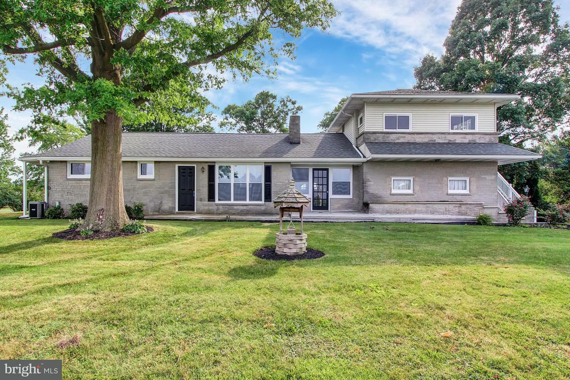 Property Photo: 1552 Book Road PA 17602