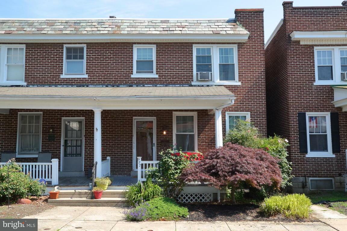 Property Photo:  827 Ocean Avenue  PA 17603 