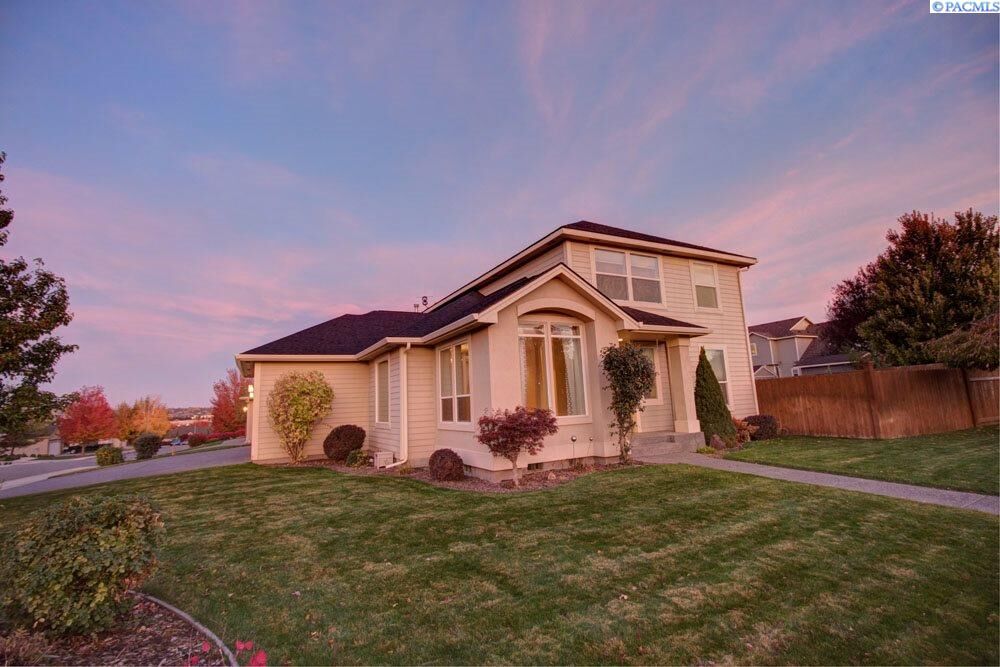 Property Photo: 210 S Montana WA 99336