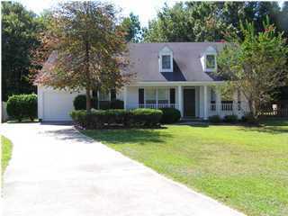 Property Photo:  102 St Benets Place  SC 29485 