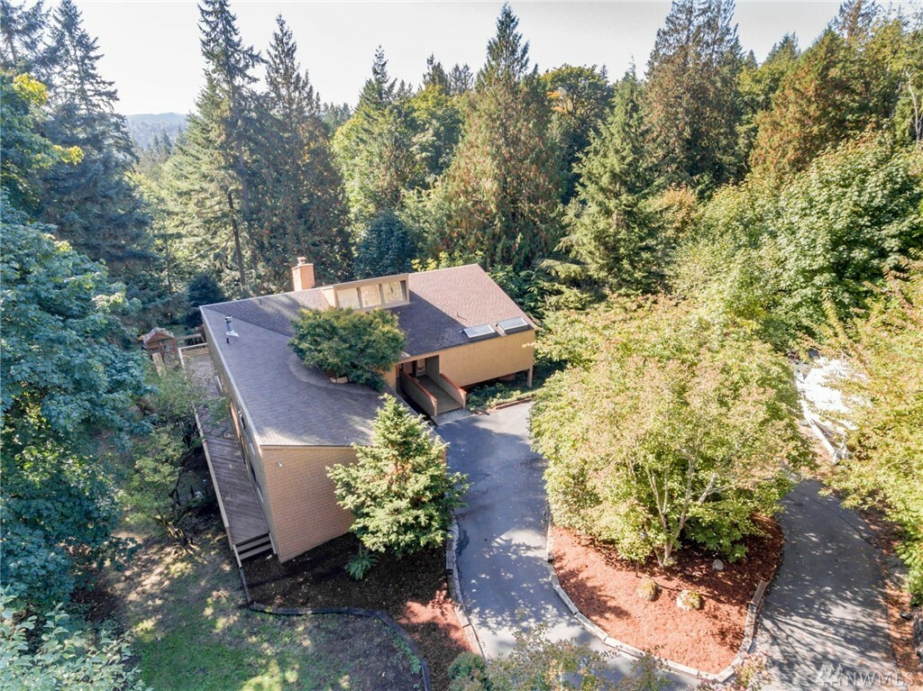 Property Photo:  12337 210th Place SE  WA 98027 