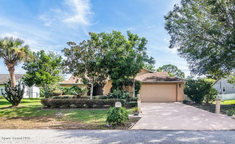 Property Photo:  1443 Glencove Avenue NW  FL 32907 