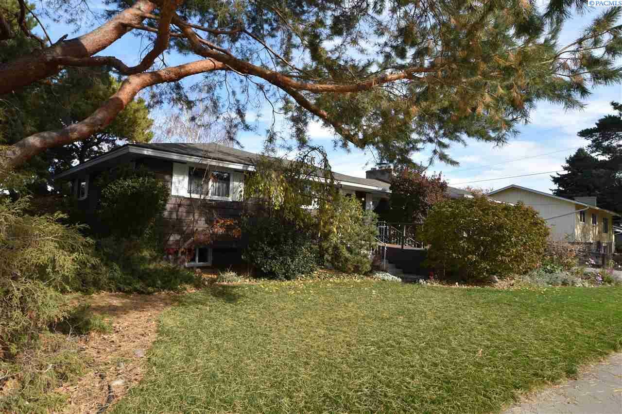 Property Photo:  3116 W Metaline Pl  WA 99336 