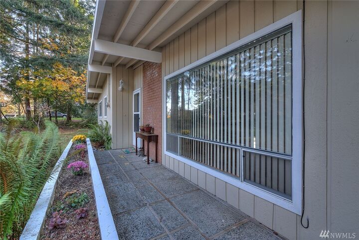 Property Photo:  1702 Fawn Ct NW  WA 98332 
