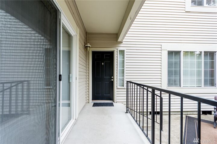 Property Photo:  10909 Avondale Rd NE Q-166  WA 98052 