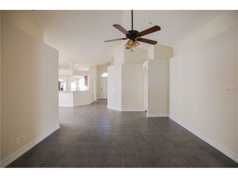 Property Photo:  512 Lancer Oak Drive  FL 32712 