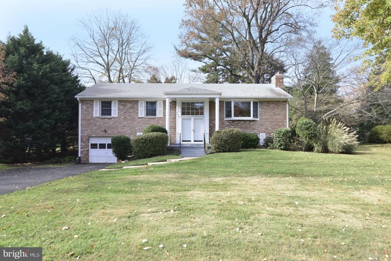 Property Photo: 1308 Elsinore Avenue VA 22102