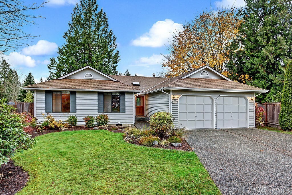 Property Photo:  909 223rd Ct NE  WA 98074 