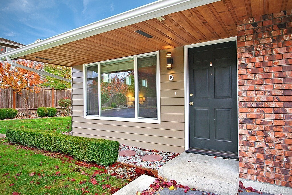 Property Photo: 1721 Madison St D WA 98203