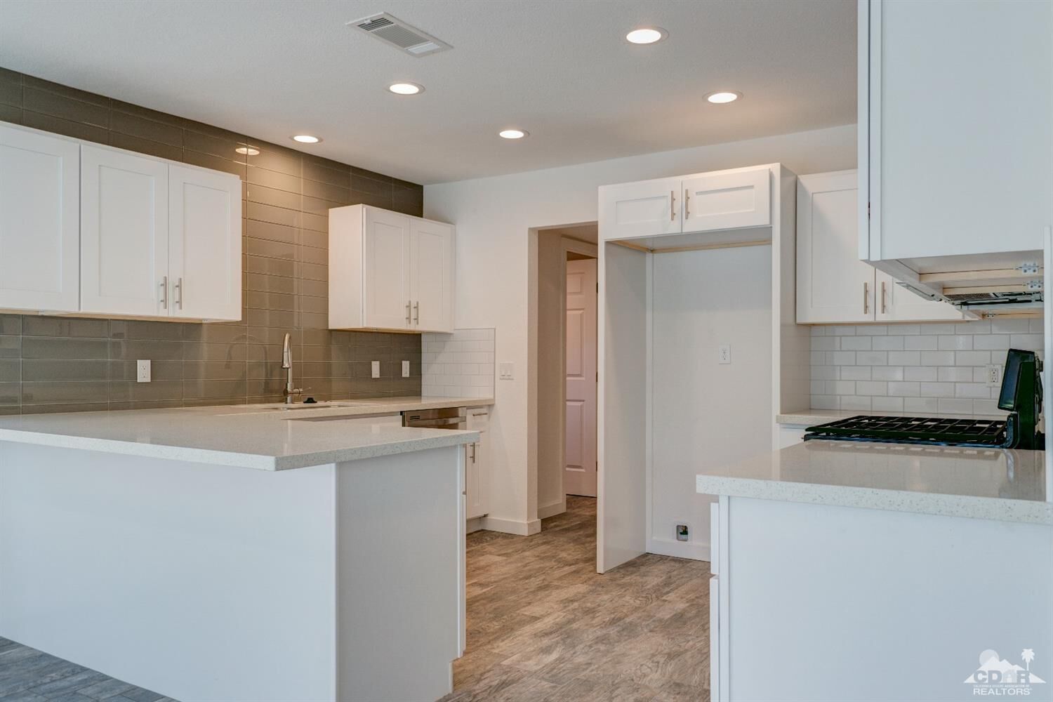 Property Photo:  42555 Wisconsin Avenue  CA 92211 