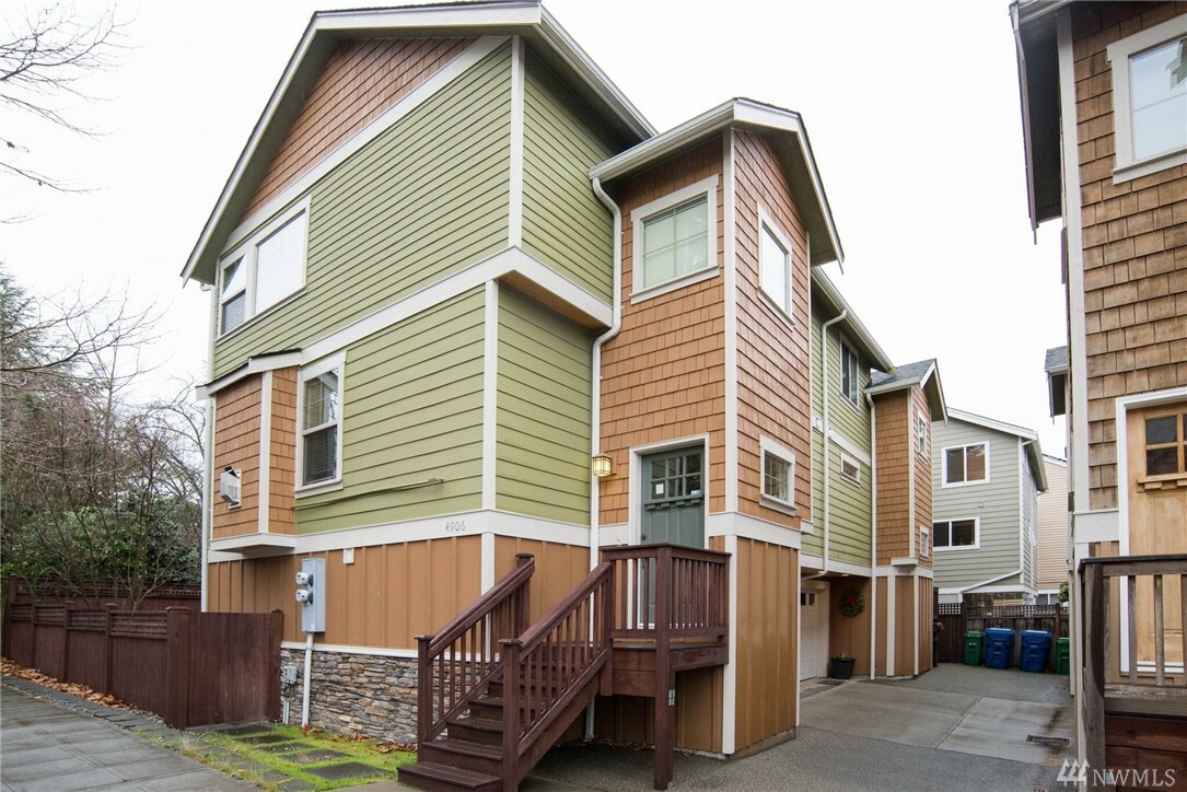 Property Photo:  4904 Linden Ave N  WA 98103 