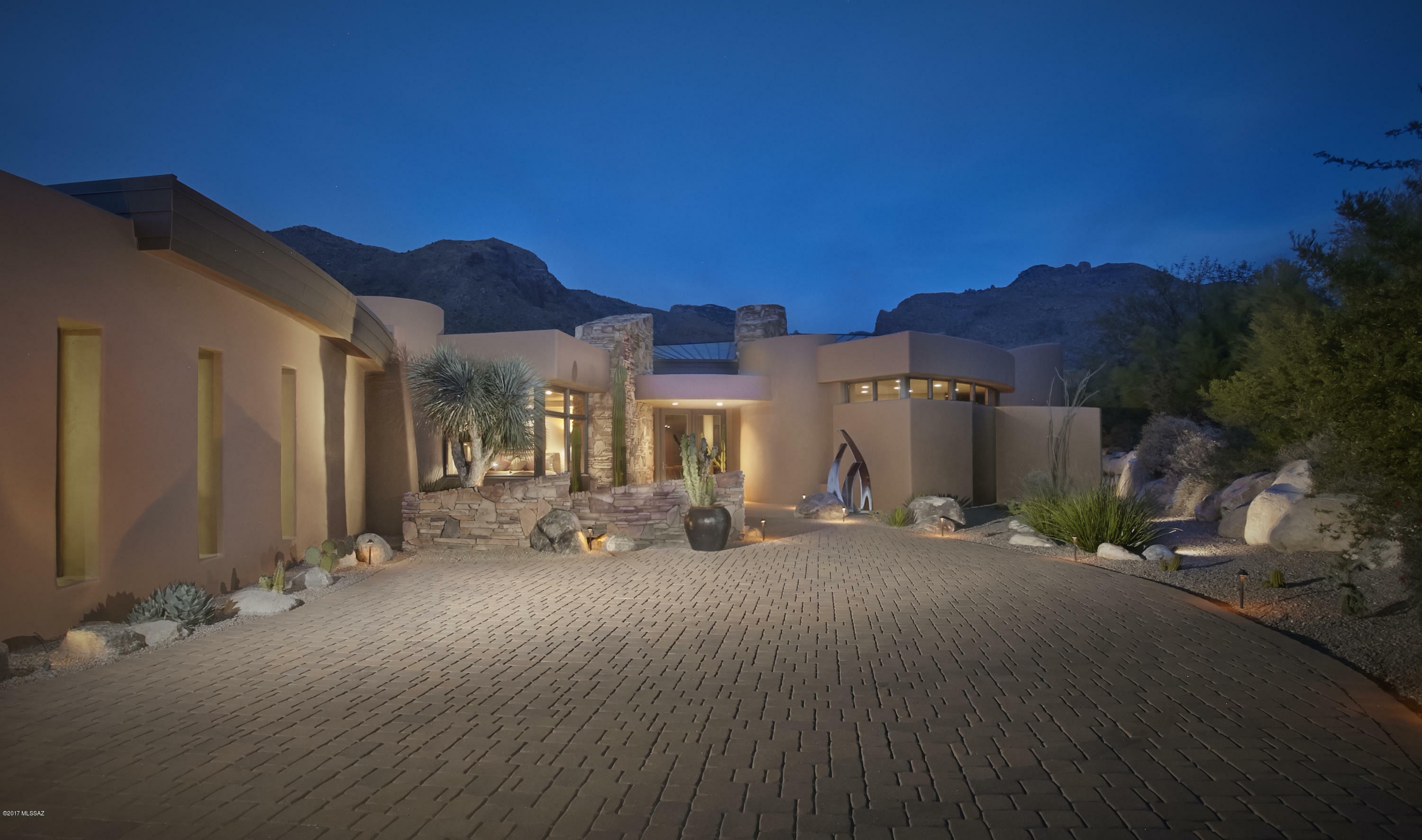 Property Photo: 7767 N Ancient Indian Drive AZ 85718