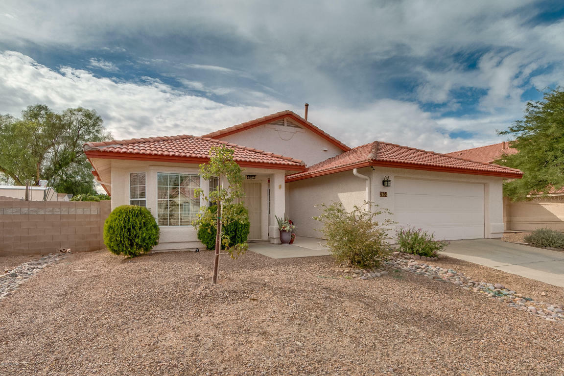 Property Photo:  7656 S Sugarberry Drive  AZ 85747 