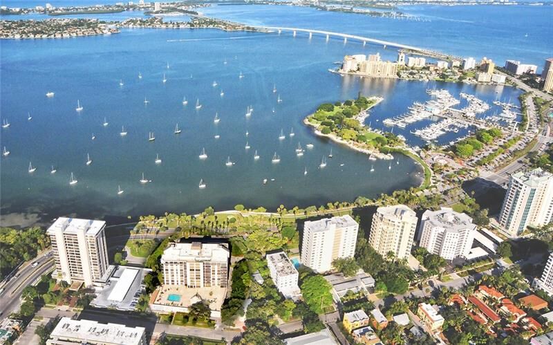 Property Photo:  707 S Gulfstream Avenue 208  FL 34236 